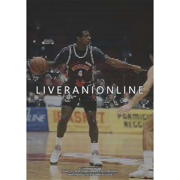 RETROSPETTIVA LARRY MIDDLETON BASKET NELLA FOTO LARRY MIDDLETON CON LA MAGLIA STEFANEL TRIESTE AG ALDO LIVERANI SAS