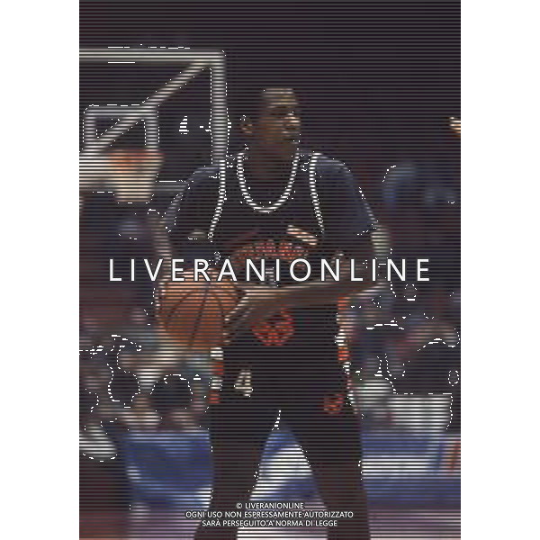 RETROSPETTIVA LARRY MIDDLETON BASKET NELLA FOTO LARRY MIDDLETON CON LA MAGLIA STEFANEL TRIESTE AG ALDO LIVERANI SAS