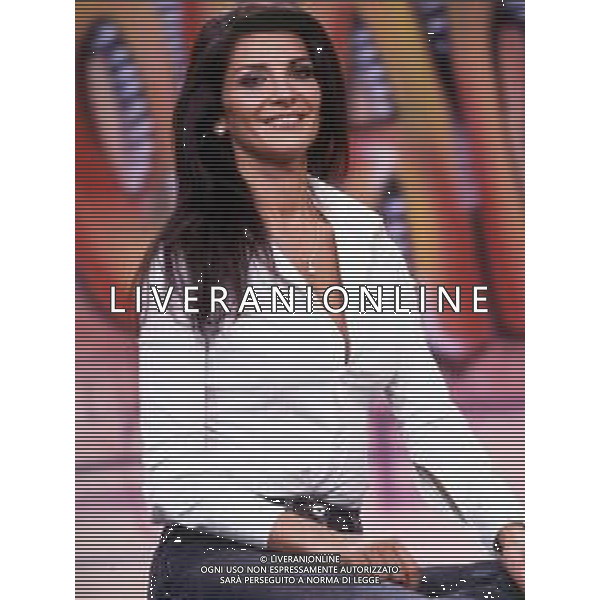 La giornalista ELENA GUARNIERI, a Milano nel 2000 alla conduzione di Sipario del TG4. ©ARCHIVIO ALDO LIVERANI SAS