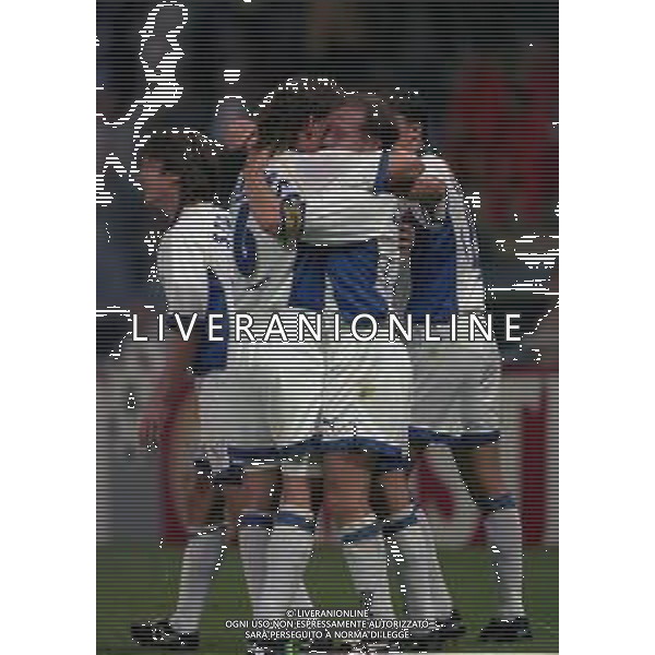 01-10-1997 PARMA COPPA UEFA FASE A GIRONI PARMA GALATASARAY 2-0 NELLA FOTO ABBRACCI GIOCATORI PARMA DOPO IL GOAL AG ALDO LIVERANI SAS 