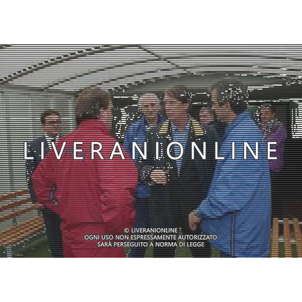 ALLENAMENTO DELLA NAZIONALE ITALIANA UNDER 21 A CREMONA 1998-1999 NELLA FOTO L\'ALLENATORE MARCO TARDELLI CON CESARE MALDINI ©ARCHIVIO AGENZIA ALDO LIVERANI SAS