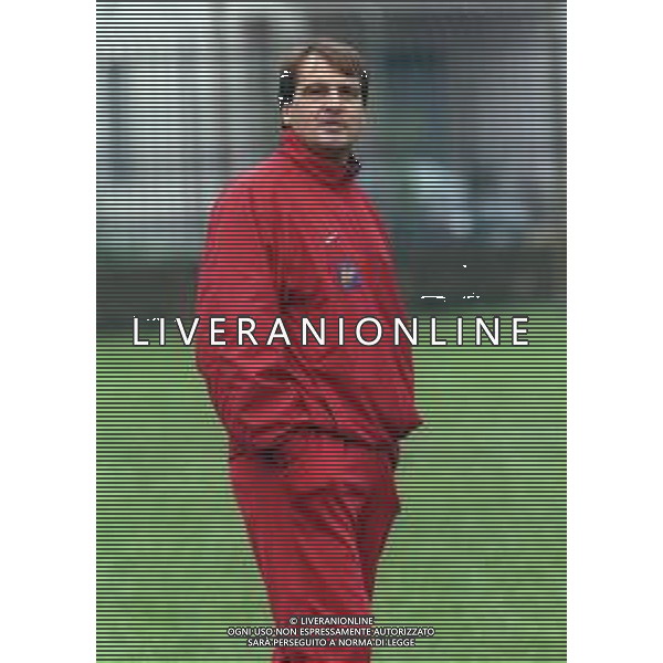ALLENAMENTO DELLA NAZIONALE ITALIANA UNDER 21 A CREMONA 1998-1999 NELLA FOTO L\'ALLENATORE MARCO TARDELLI ©ARCHIVIO AGENZIA ALDO LIVERANI SAS