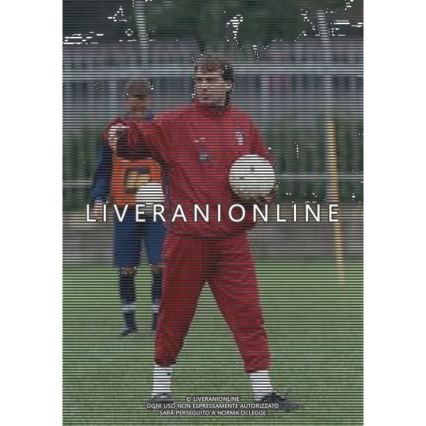 ALLENAMENTO DELLA NAZIONALE ITALIANA UNDER 21 A CREMONA 1998-1999 NELLA FOTO L\'ALLENATORE MARCO TARDELLI ©ARCHIVIO AGENZIA ALDO LIVERANI SAS