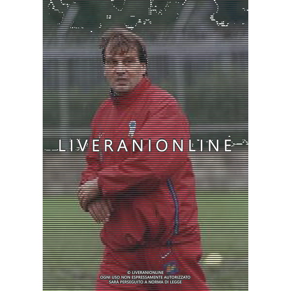 ALLENAMENTO DELLA NAZIONALE ITALIANA UNDER 21 A CREMONA 1998-1999 NELLA FOTO L\'ALLENATORE MARCO TARDELLI ©ARCHIVIO AGENZIA ALDO LIVERANI SAS
