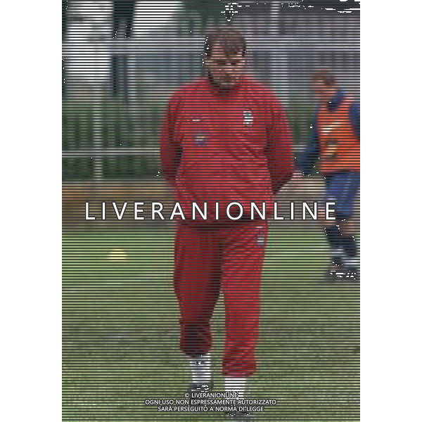 ALLENAMENTO DELLA NAZIONALE ITALIANA UNDER 21 A CREMONA 1998-1999 NELLA FOTO L\'ALLENATORE MARCO TARDELLI ©ARCHIVIO AGENZIA ALDO LIVERANI SAS