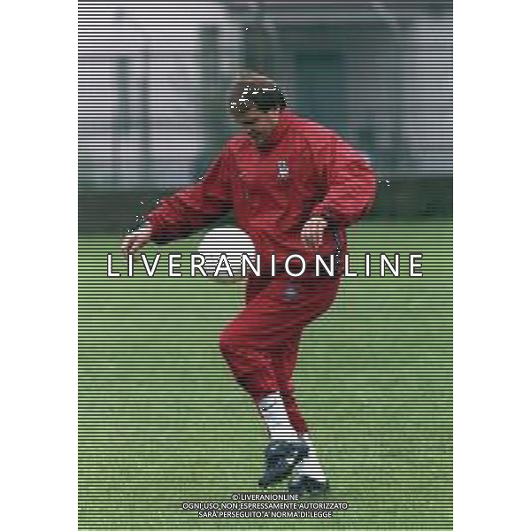 ALLENAMENTO DELLA NAZIONALE ITALIANA UNDER 21 A CREMONA 1998-1999 NELLA FOTO L\'ALLENATORE MARCO TARDELLI ©ARCHIVIO AGENZIA ALDO LIVERANI SAS