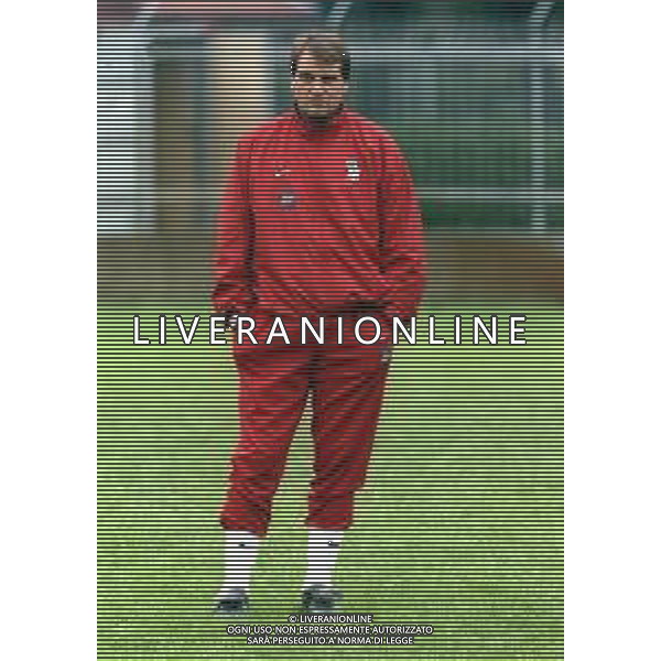 ALLENAMENTO DELLA NAZIONALE ITALIANA UNDER 21 A CREMONA 1998-1999 NELLA FOTO L\'ALLENATORE MARCO TARDELLI ©ARCHIVIO AGENZIA ALDO LIVERANI SAS