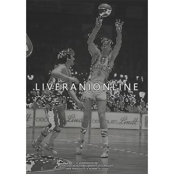 20-02-1983 VARESE CAMPIONATO DI BASKET SERIE A CAGIVA VARESE- SCAVOLINI PESARO NELLA FOTO JERKOV AG ALDO LIVERANI SAS