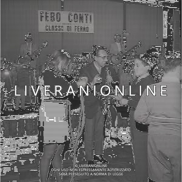 1969 TRASMISSIONE TELEVISIVA CLASSE DI FERRO NELLA FOTO FEBO CONTI AG ALDO LIVERANI SAS