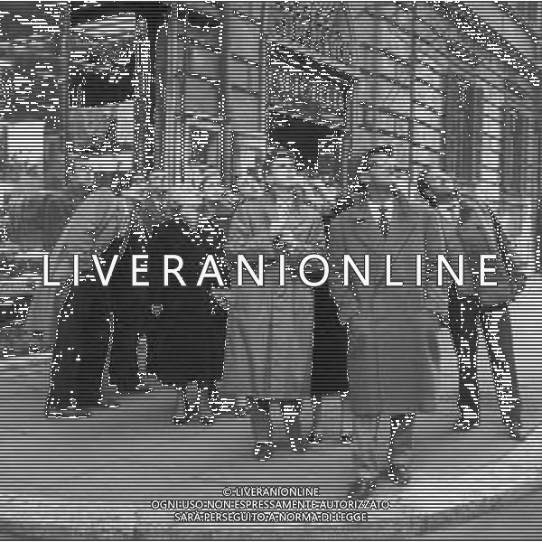VEDUTE DELLA CITTA\' DI ROMA - RETROSPETTIVA 1950 - 1960 Nella foto Turisti per le vie del centro ©Archivio Giovanni Liverani / AGENZIA ALDO LIVERANI SAS