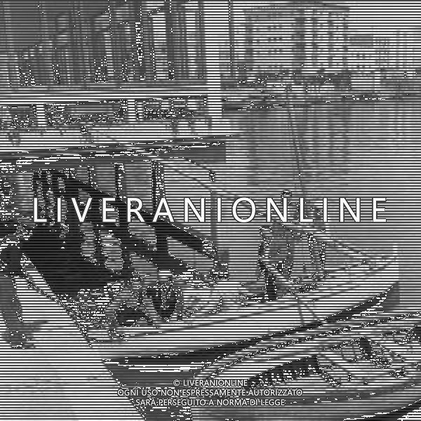 VEDUTE DELLA CITTA\' DI ANZIO LITORALE ROMANO - RETROSPETTIVA 1950 - 1960 Nella foto Le barche dei pescatori ormeggiate lungo la banchina del porto ©Archivio Giovanni Liverani / AGENZIA ALDO LIVERANI SAS
