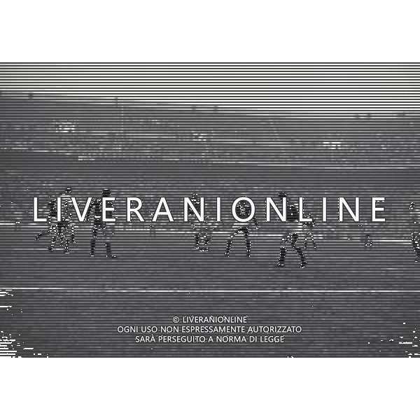 09-01-1974 MILANO ANDATA SUPERCOPPA UEFA MILAN AJAX 1-0 NELLA FOTO AZIONE DI GIOCO AG ALDO LIVERANI SAS 