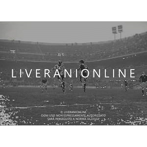 09-01-1974 MILANO ANDATA SUPERCOPPA UEFA MILAN AJAX 1-0 NELLA FOTO AZIONE DI GIOCO AG ALDO LIVERANI SAS 