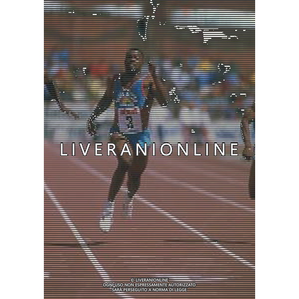 DIAP-RETROSPETTIVA LEROY BURREL ATLETA NELLA FOTO Leroy Russell Burrell è un velocista americano, due volte primatista mondiale dei 100 metri piani ANNO 1990 AG ALDO LIVERANI SAS