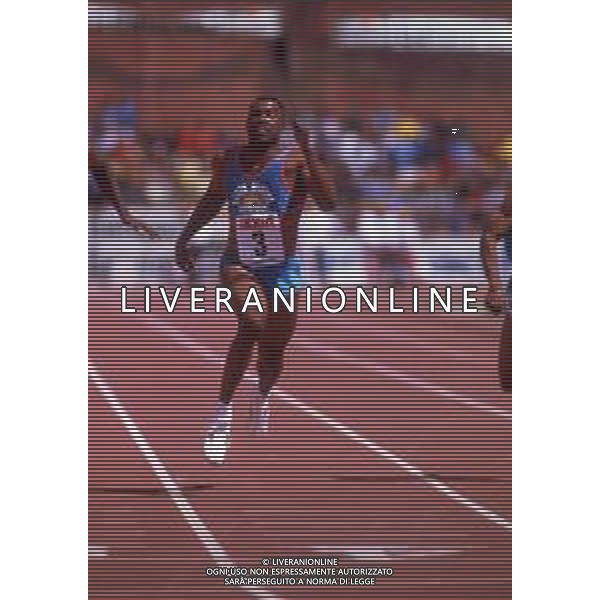 DIAP-RETROSPETTIVA LEROY BURREL ATLETA NELLA FOTO Leroy Russell Burrell è un velocista americano, due volte primatista mondiale dei 100 metri piani ANNO 1990 AG ALDO LIVERANI SAS