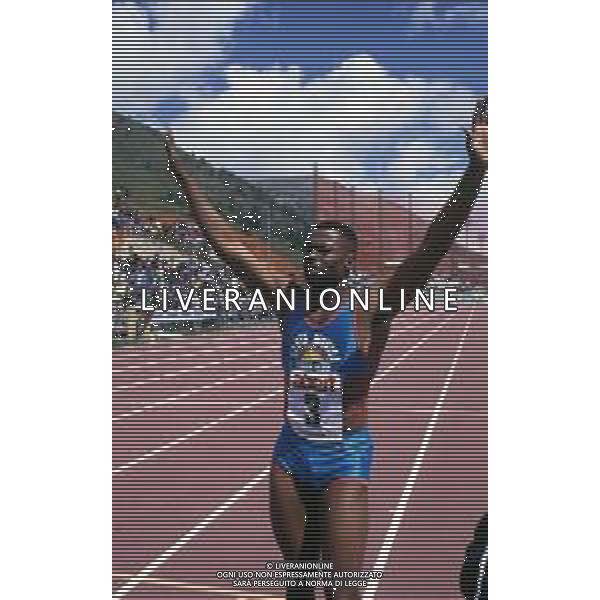 DIAP-RETROSPETTIVA LEROY BURREL ATLETA NELLA FOTO Leroy Russell Burrell è un velocista americano, due volte primatista mondiale dei 100 metri piani ANNO 1990 AG ALDO LIVERANI SAS