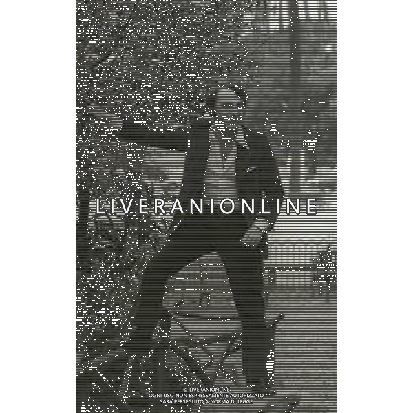 RETROSPETTIVA PEPPINO GAGLIARDI CANTANTE NELLA FOTO PEPPINO GAGLIARDI NELL\'ANNO 1969 A ROMA AG ALDO LIVERANI SAS  