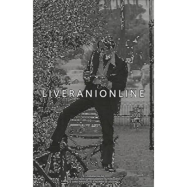 RETROSPETTIVA PEPPINO GAGLIARDI CANTANTE NELLA FOTO PEPPINO GAGLIARDI NELL\'ANNO 1969 A ROMA AG ALDO LIVERANI SAS  