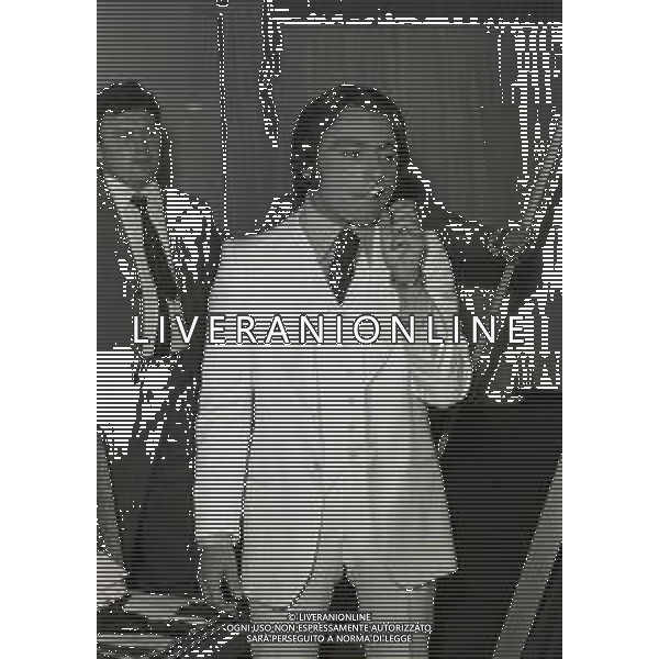 RETROSPETTIVA PEPPINO GAGLIARDI CANTANTE NELLA FOTO PEPPINO GAGLIARDI NELL\'ANNO 1970 A SAINT VINCENT AG ALDO LIVERANI SAS 