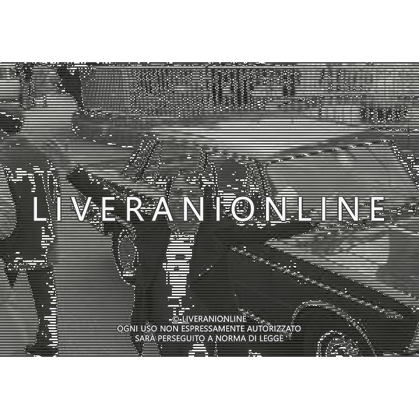 RETROSPETTIVA PEPPINO GAGLIARDI CANTANTE NELLA FOTO PEPPINO GAGLIARDI AL FESTIVAL DI SANREMO NELL\'ANNO 1972  AG ALDO LIVERANI SAS