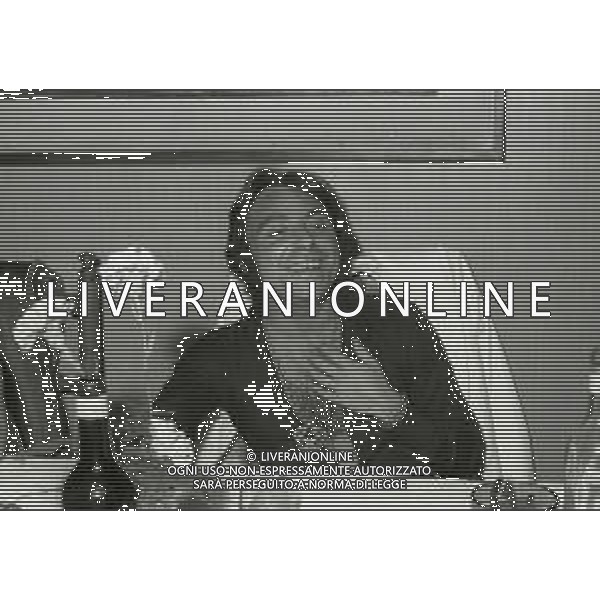 RETROSPETTIVA PEPPINO GAGLIARDI CANTANTE NELLA FOTO PEPPINO GAGLIARDI NELL\'ANNO 1971  AG ALDO LIVERANI SAS 