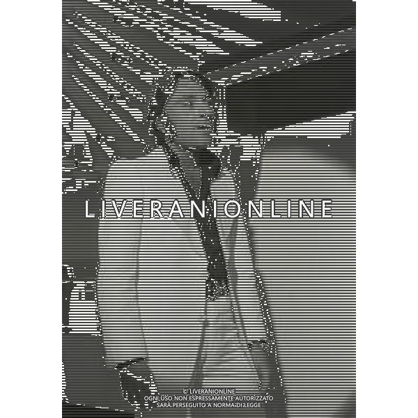 RETROSPETTIVA PEPPINO GAGLIARDI CANTANTE NELLA FOTO PEPPINO GAGLIARDI NELL\'ANNO 1971  AG ALDO LIVERANI SAS 