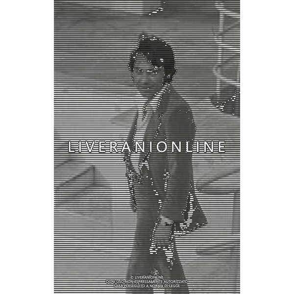 RETROSPETTIVA PEPPINO GAGLIARDI CANTANTE NELLA FOTO PEPPINO GAGLIARDI A AL FESTIVAL DI SANREMO NELL\'ANNO 1973 AG ALDO LIVERANI SAS