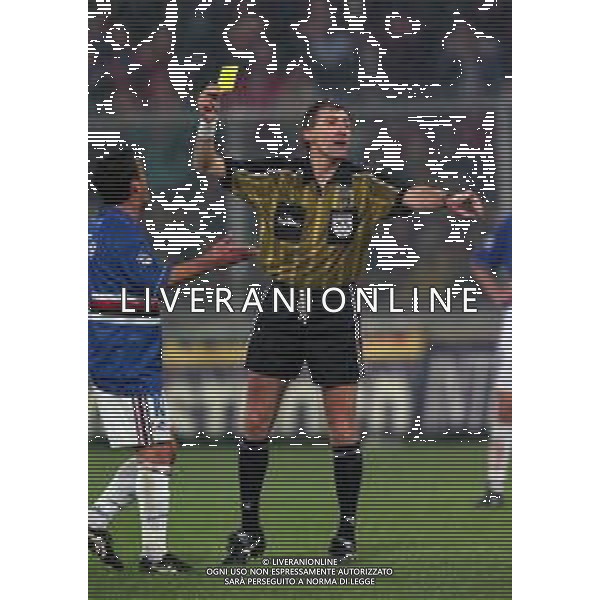 22-10-1999 GENOVA CAMPIONATO DI CALCIO SERIE B GENOA SAMPDORIA 1-1 NELLA FOTO ARBITRO LIVIO BAZZOLI AG ALDO LIVERANI SAS