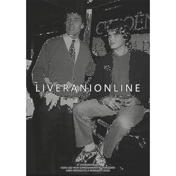 1990 MILANO TRASMISSIONE "CALCIOMANIA" DIRETTA DA MAURIZIO MOSCA NELLA FOTO CESARE CASELLA SEQUESTRATO PER DUE ANNI E RILASCIATO DOPO IL PAGAMENTO DI UN RISCATTO CON ROBERTO DONADONI AG ALDO LIVERANI SAS
