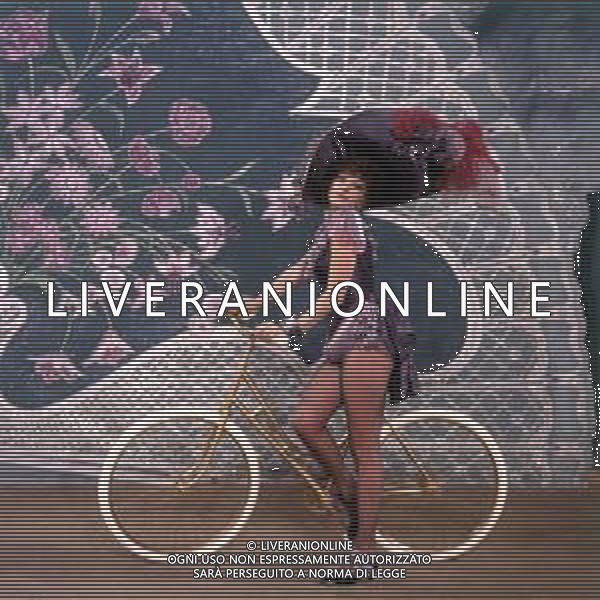 MONICA VITTI, attrice italiana di teatro, cinema e televisione - RETROSPETTIVA Nella foto nel 1970 nel film Nini\' Tirabuscio\', la donna che invento\' la mossa ©Archivio Giovanni Liverani / AG. ALDO LIVERANI SAS