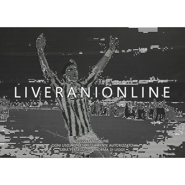 15-03-1994 TORINO QUARTI DI FINALE DI COPPA UEFA JUVENTUS CAGLIARI 1-2 NELLA FOTO ESULTANZA GIOCATORI JUVENTUS DOPO IL GOAL DI DINO BAGGIO AG ALDO LIVERANI SAS