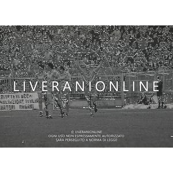 09-03-1986 CREMONA CAMPIONATO DI CALCIO SERIE B CREMONESE BRESCIA 0-1 NELLA FOTO DOPO GOAL RENZO GOBBO BRESCIA CALCIO AG ALDO LIVERANI SAS