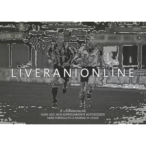 17-03-1994 MILANO QUARTI DI FINALE DI RITORNO DI COPPA UEFA INTER BORUSSIA DORTMUND 1-2 NELLA FOTO DENNIS BERGKAMP E MATTHIAS SAMMER AG ALDO LIVERANI SAS