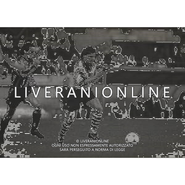 17-03-1994 MILANO QUARTI DI FINALE DI RITORNO DI COPPA UEFA INTER BORUSSIA DORTMUND 1-2 NELLA FOTO Stéphane Chapuisat E IGOR SHALIMOV AG ALDO LIVERANI SAS