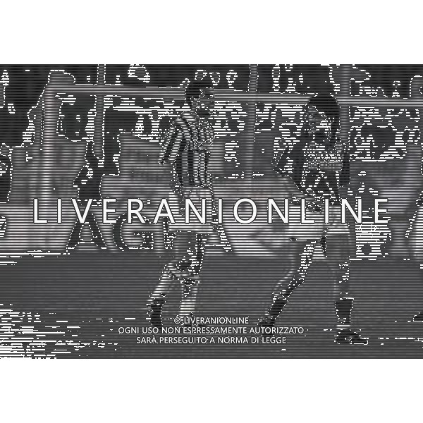 16-05-1990 AVELLINO FINALE DI COPPA UEFA RITORNO JUVENTUS FIORENTINA 0-0 NELLA FOTO ROBERTO GALIA E ROBERTO BAGGIO AG ALDO LIVERANI SAS