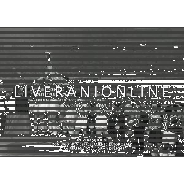 19-05-1993 TORINO RITORNO FINALE DI COPPA UEFA JUVENTUS BORUSSIA DORTMUND 3-0 NELLA FOTO LA JUVENTUS FESTEGGIA LA COPPA UEFA AG ALDO LIVERANI SAS
