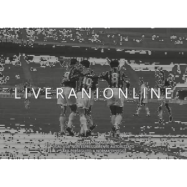 07-10-1992 MILANO OTTAVI DI FINALE DI NADATA DI COPPA ITALIA MILAN CAGLIARI 3-0 NELLA FOTO ABBRACCI GIOCATORI MILAN DOPO IL GOAL AG ALDO LIVERANI SAS
