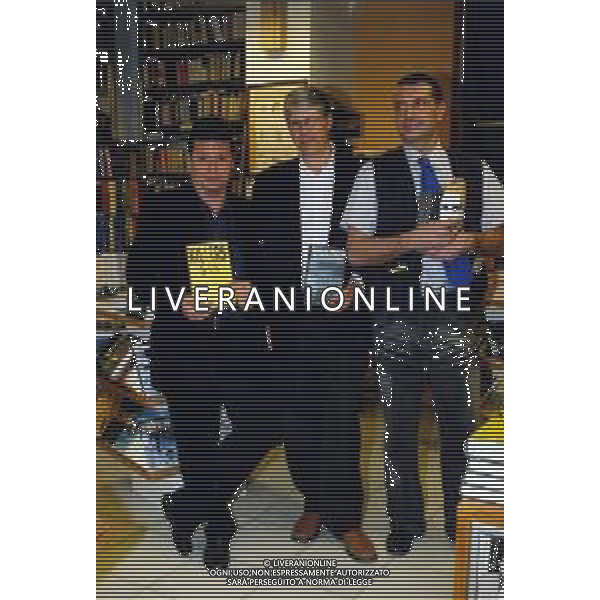 Andrea G. Pinketts, pseudonimo di Andrea Giovanni Rodolfo Pinchetti, scrittore e giornalista italiano - Retrospettiva Nella foto alla Libreria del Giallo ©Archivio Ag. Aldo Liverani Sas