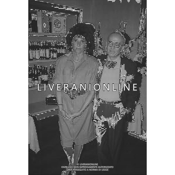 ROBERTO GERVASO, giornalista, scrittore italiano - Retrospettiva Nella foto a Milano settembre 1987 con la moglie Vittoria ©AGENZIA ALDO LIVERANI SAS