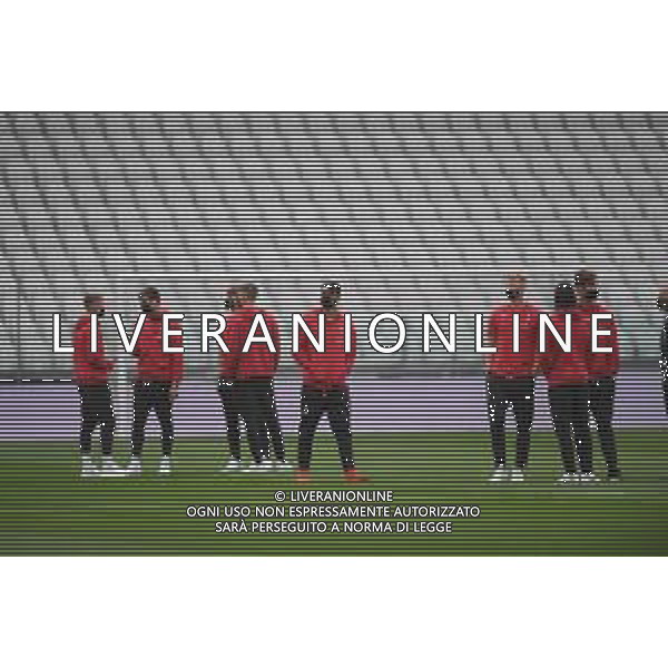 Juventus - Milan Semifinale ritorno Coppa Italia Tim Cup Juventus Stadium Torino 12.06.2020 Nella foto partita giocata a porte chiuse emergenza coronavirus giocatori milan con mascherina sul campo nel prepartita ©Agenzia Aldo Liverani Sas