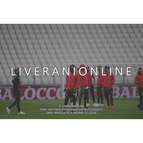 Juventus - Milan Semifinale ritorno Coppa Italia Tim Cup Juventus Stadium Torino 12.06.2020 Nella foto partita giocata a porte chiuse emergenza coronavirus giocatori milan con mascherina sul campo nel prepartita - franck kessie\' ©Agenzia Aldo Liverani Sas