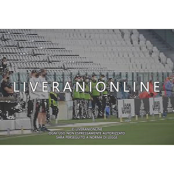 Juventus - Milan Semifinale ritorno Coppa Italia Tim Cup Juventus Stadium Torino 12.06.2020 Nella foto partita giocata a porte chiuse emergenza coronavirus - i raccattapalle con mascherina a bordo campo ©Agenzia Aldo Liverani Sas