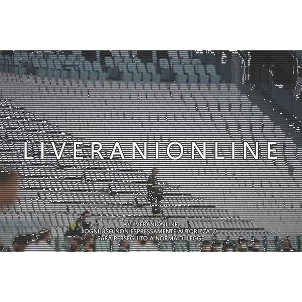 Juventus - Milan Semifinale ritorno Coppa Italia Tim Cup Juventus Stadium Torino 12.06.2020 Nella foto partita giocata a porte chiuse emergenza coronavirus - spalti vuoti senza tifosi - vigile del fuoco con mascherina ©Agenzia Aldo Liverani Sas