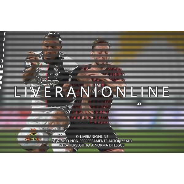 Juventus - Milan Semifinale ritorno Coppa Italia Tim Cup Juventus Stadium Torino 12.06.2020 - partita giocata a porte chiuse emergenza coronavirus Nella foto hakan calhanoglu e danilo ©Agenzia Aldo Liverani Sas