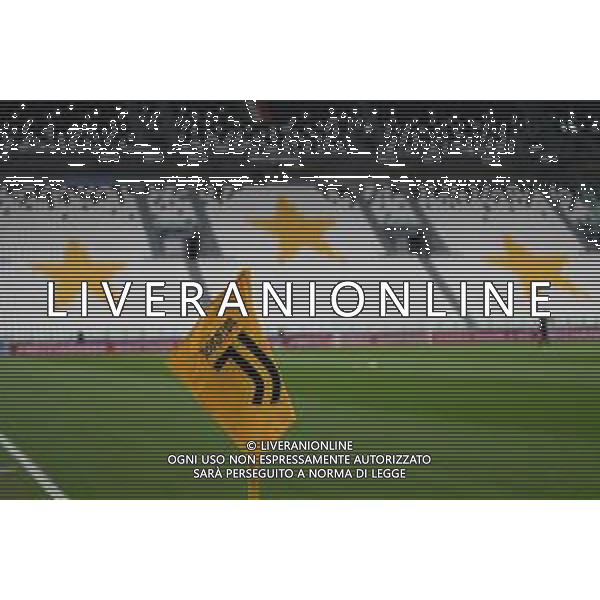 Juventus - Milan Semifinale ritorno Coppa Italia Tim Cup Juventus Stadium Torino 12.06.2020 Nella foto partita giocata a porte chiuse emergenza coronavirus - spalti vuoti senza tifosi - bandierina calcio d\'angolo ©Agenzia Aldo Liverani Sas
