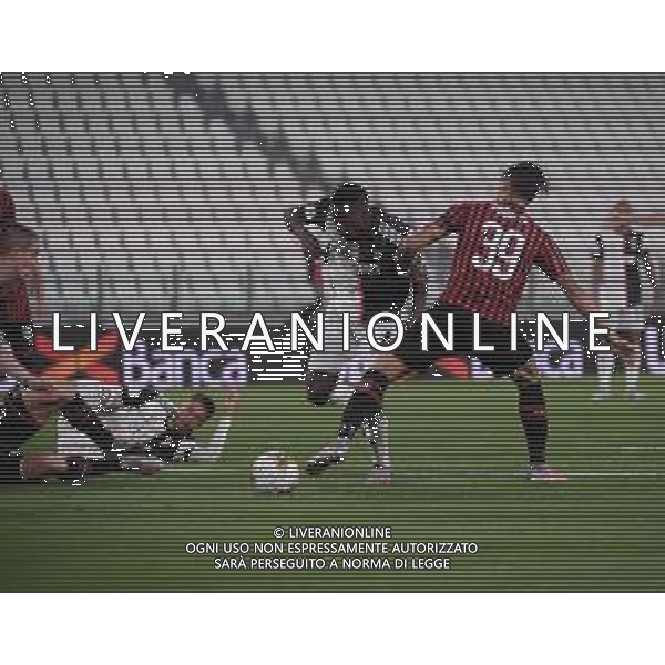 Juventus - Milan Semifinale ritorno Coppa Italia Tim Cup Juventus Stadium Torino 12.06.2020 - partita giocata a porte chiuse emergenza coronavirus Nella foto Blaise Matuidi e Lucas Paqueta\' ©Agenzia Aldo Liverani Sas