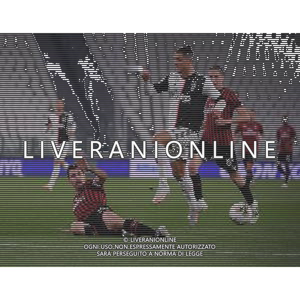 Juventus - Milan Semifinale ritorno Coppa Italia Tim Cup Juventus Stadium Torino 12.06.2020 - partita giocata a porte chiuse emergenza coronavirus Nella foto Cristiano ronaldo e alessio romagnoli ©Agenzia Aldo Liverani Sas
