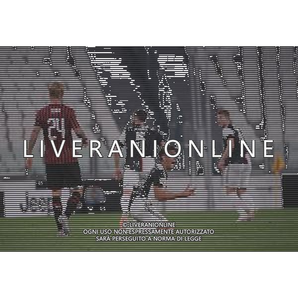 Juventus - Milan Semifinale ritorno Coppa Italia Tim Cup Juventus Stadium Torino 12.06.2020 - partita giocata a porte chiuse emergenza coronavirus Nella foto proteste di paulo dybala a terra ©Agenzia Aldo Liverani Sas