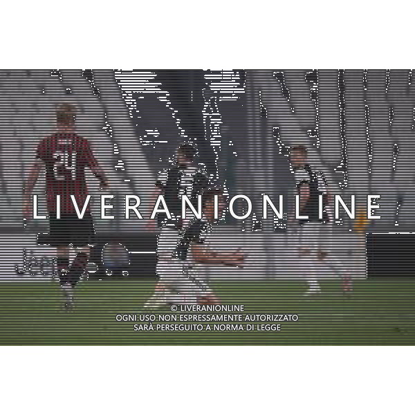 Juventus - Milan Semifinale ritorno Coppa Italia Tim Cup Juventus Stadium Torino 12.06.2020 - partita giocata a porte chiuse emergenza coronavirus Nella foto proteste di paulo dybala a terra ©Agenzia Aldo Liverani Sas