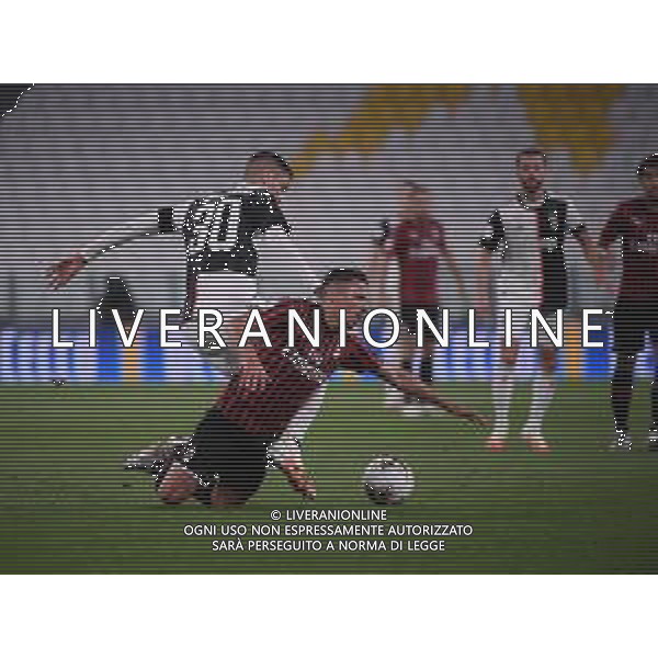 Juventus - Milan Semifinale ritorno Coppa Italia Tim Cup Juventus Stadium Torino 12.06.2020 - partita giocata a porte chiuse emergenza coronavirus Nella foto rodrigo bentancur e ismael bennacer ©Agenzia Aldo Liverani Sas